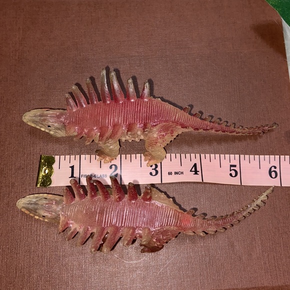 Vintage 1978 Talarurus Dinosaur Figurines set of two clear Dinosaur - Picture 9 of 17